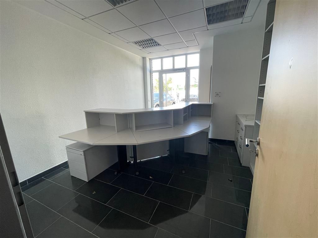 SB-Waschstraße mit Werkstatt und  Bürogebäude in Werther Westfalen