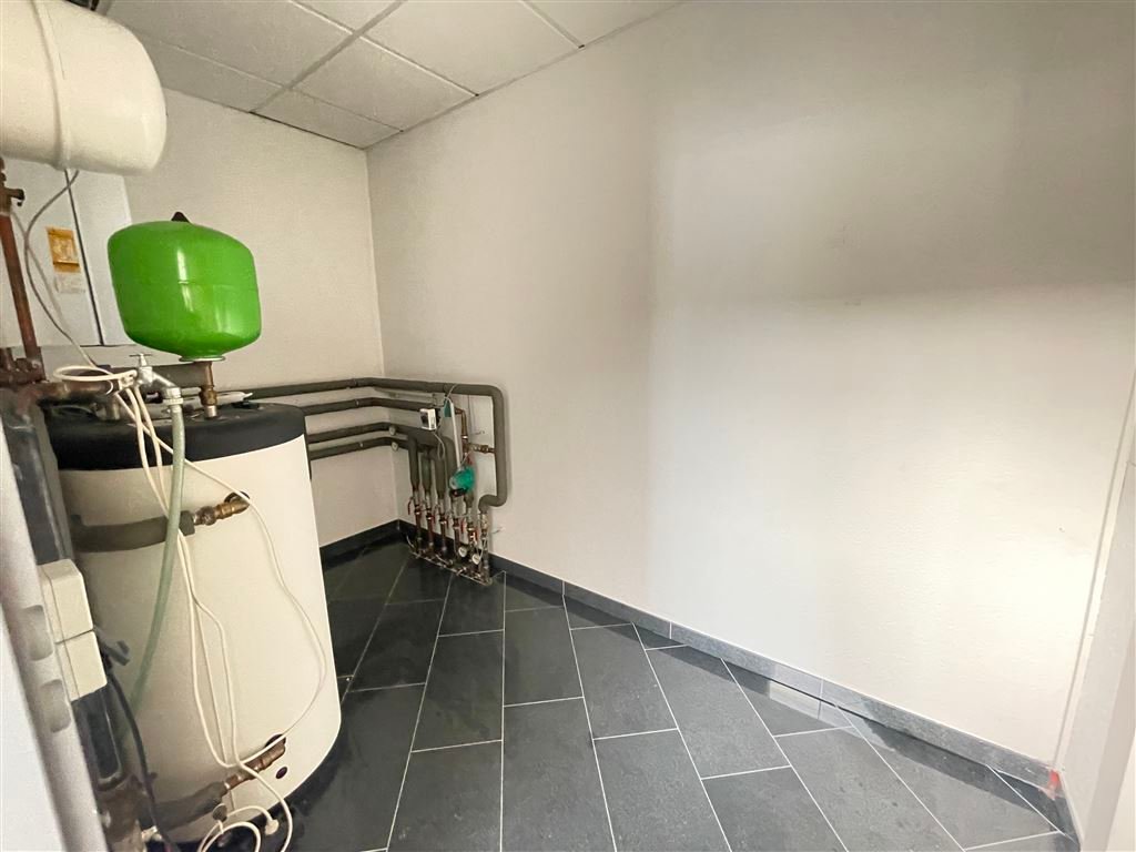 SB-Waschstraße mit Werkstatt und  Bürogebäude in Werther Westfalen