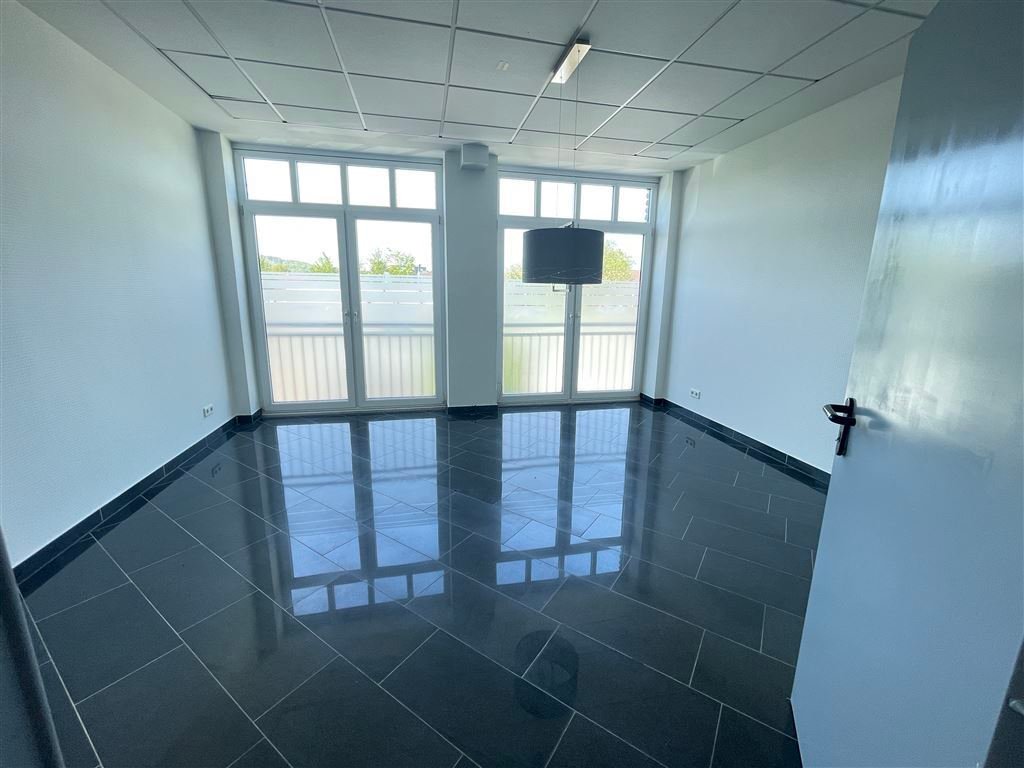 SB-Waschstraße mit Werkstatt und  Bürogebäude in Werther Westfalen