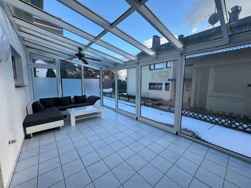 Mehrfamilienhaus in Senne mit 3- Wohneinheiten