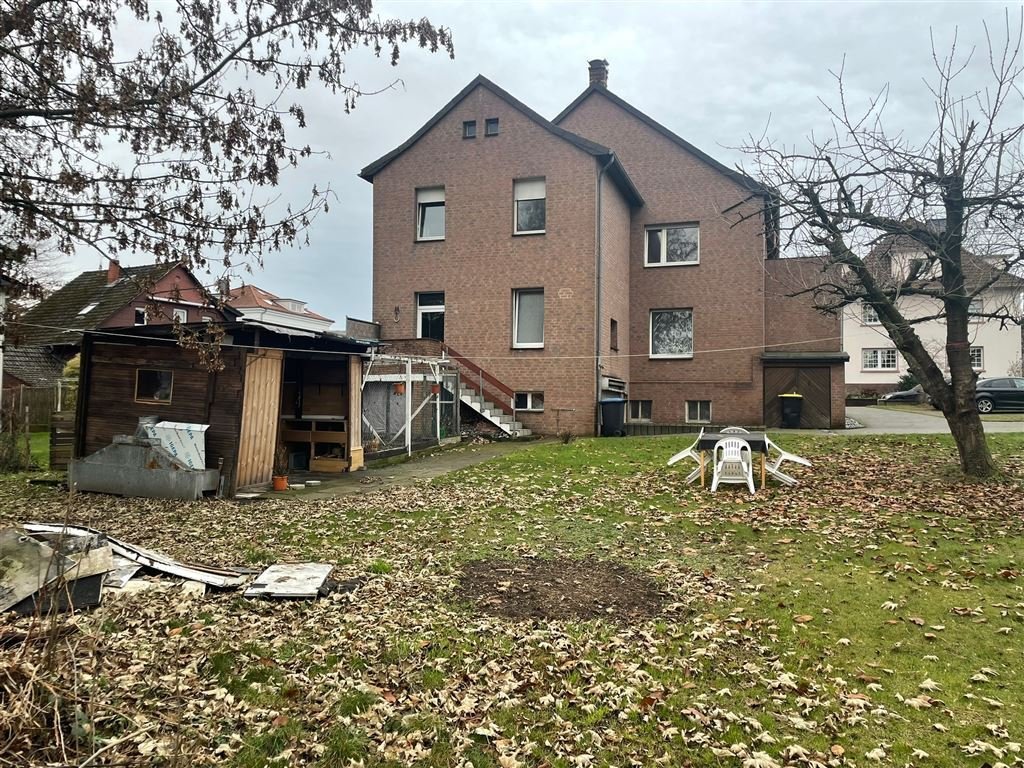 Mehrfamilienhaus mit Baugrundstück