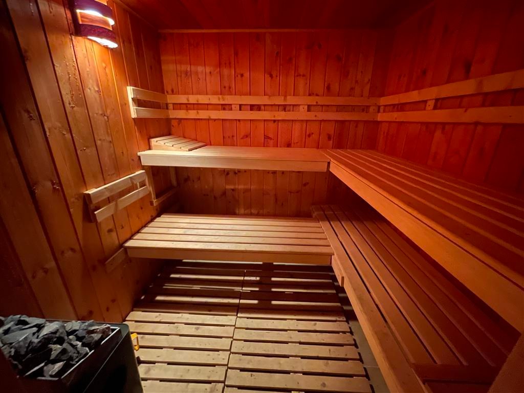 Charmantes Zweifamilienhaus  bietet Ihnen viel Platz für Ihre  Ideen. (Häger)