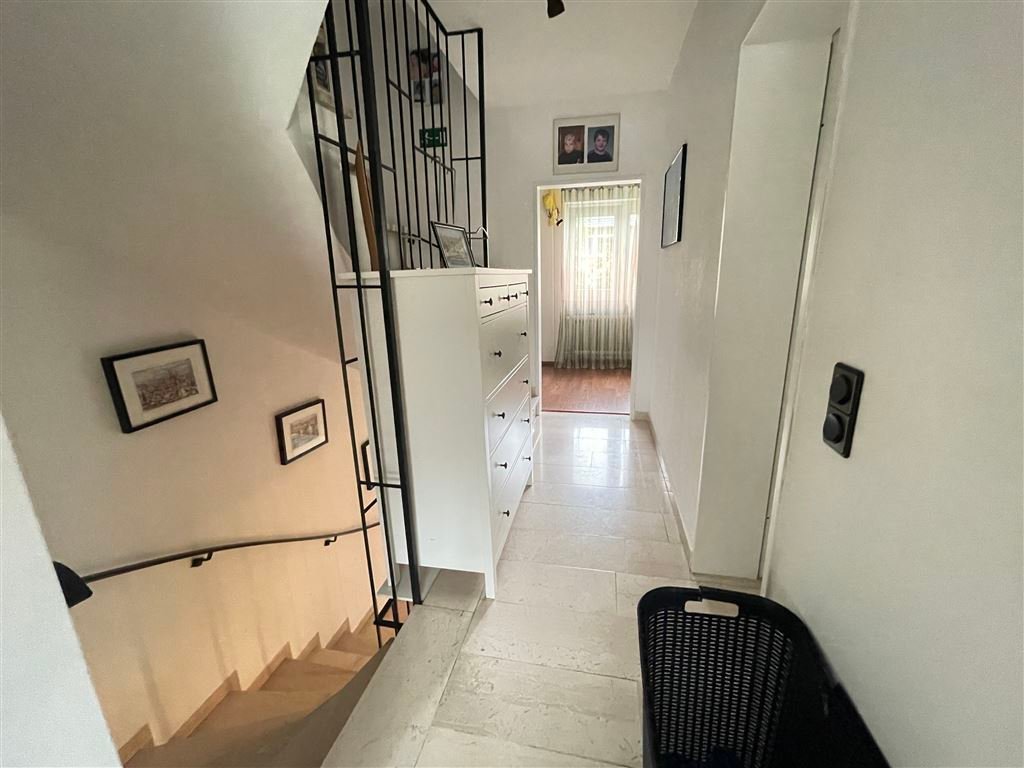 Reiheneckhaus in Bielefeld Schildesche  mit Garten & Garage 