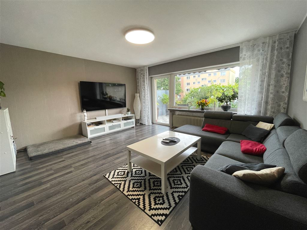 Reiheneckhaus in Bielefeld Schildesche  mit Garten & Garage 