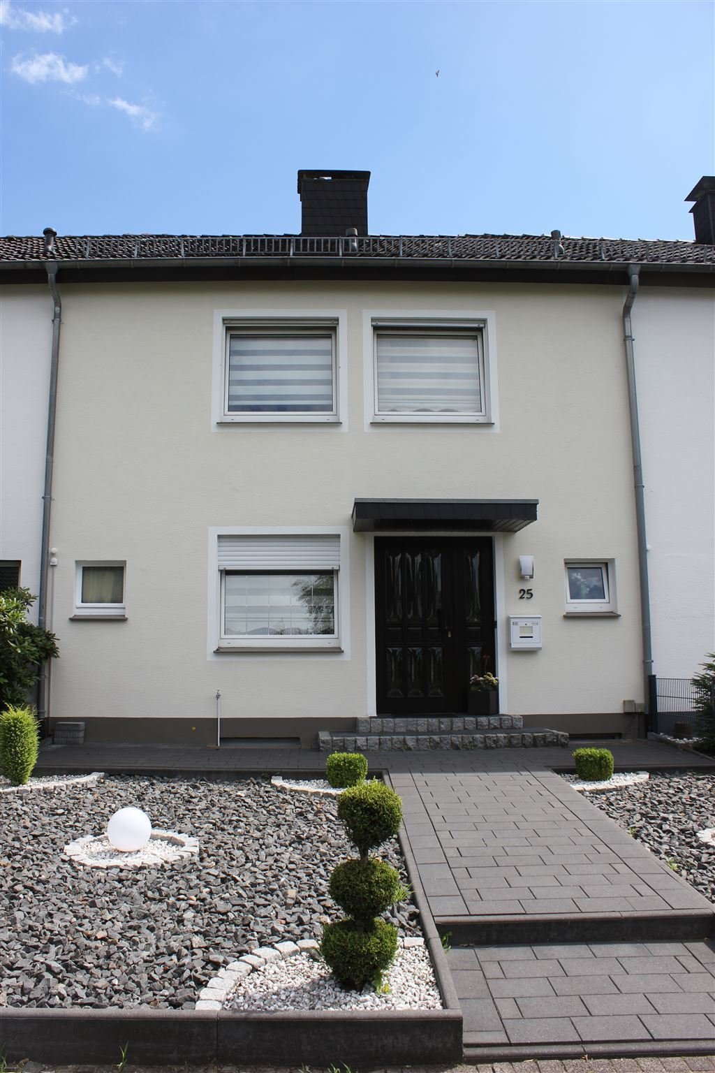 Attraktives und solides Reihenhaus in ruhiger Anliegerstraße BI-Senne!