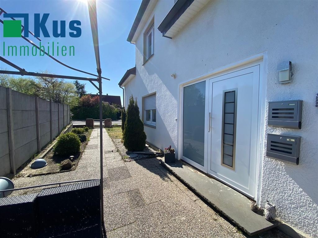 Zweifamilienhaus mit großem  Grundstück in Halle Westf.