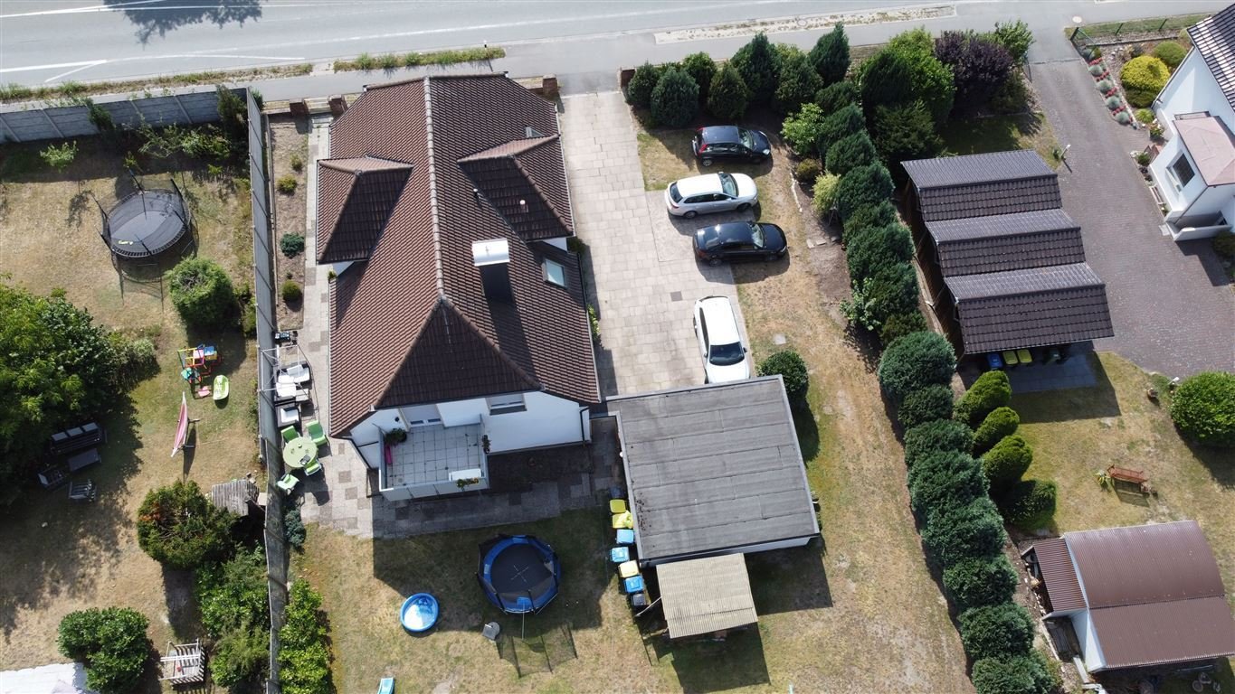 Zweifamilienhaus mit großem  Grundstück in Halle Westf.