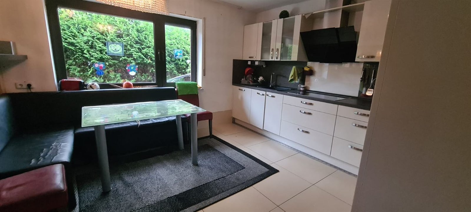 Charmantes Einfamilienhaus mit  Einliegerwohnung und Baugrundstück  mit viel Platz für Ihre Ideen. 