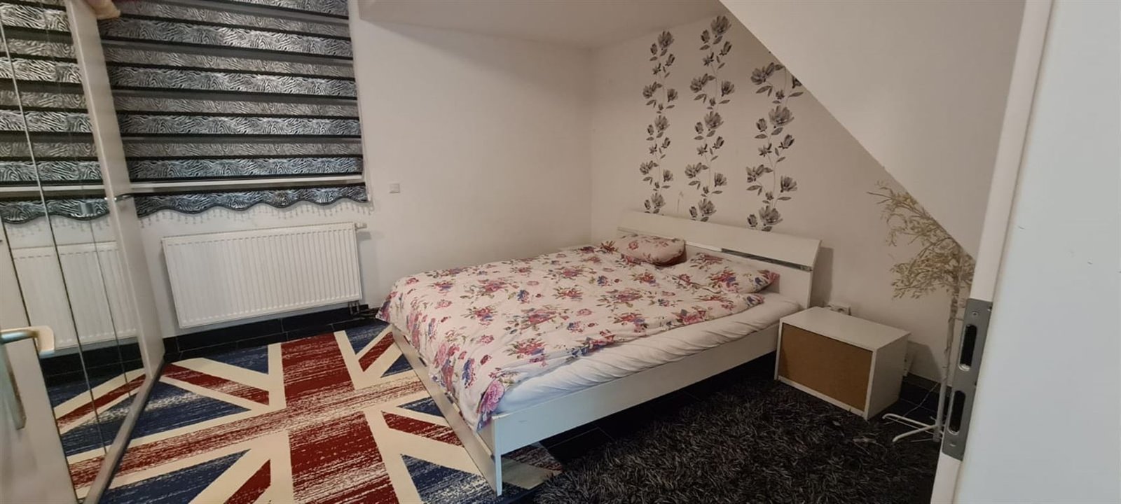 Charmantes Einfamilienhaus mit  Einliegerwohnung und Baugrundstück  mit viel Platz für Ihre Ideen. 