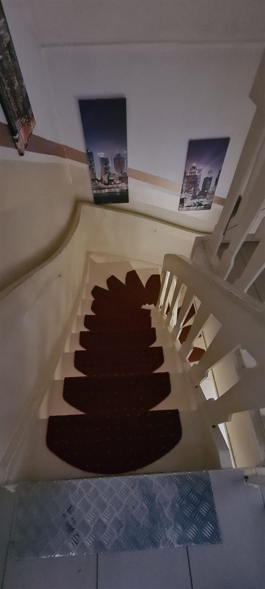 Charmantes Einfamilienhaus mit  Einliegerwohnung und Baugrundstück  mit viel Platz für Ihre Ideen. 