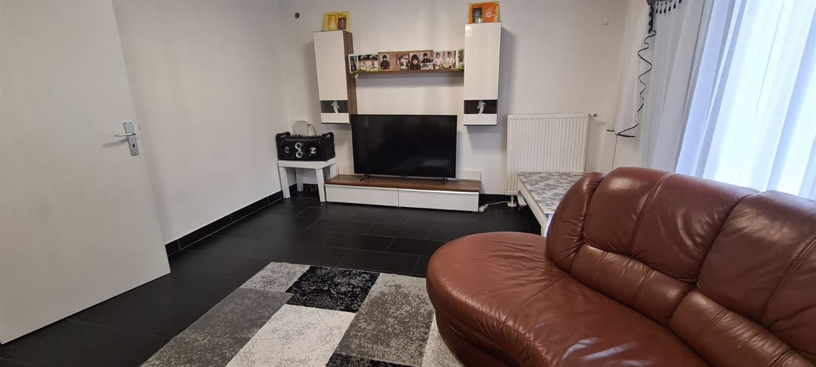 Charmantes Einfamilienhaus mit  Einliegerwohnung und Baugrundstück  mit viel Platz für Ihre Ideen. 