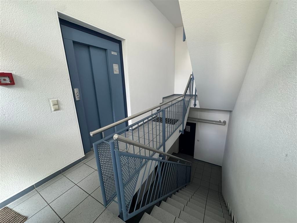 Lichtdurchflutete Wohnung mit  verglastem Wohnbereich & Terrasse 