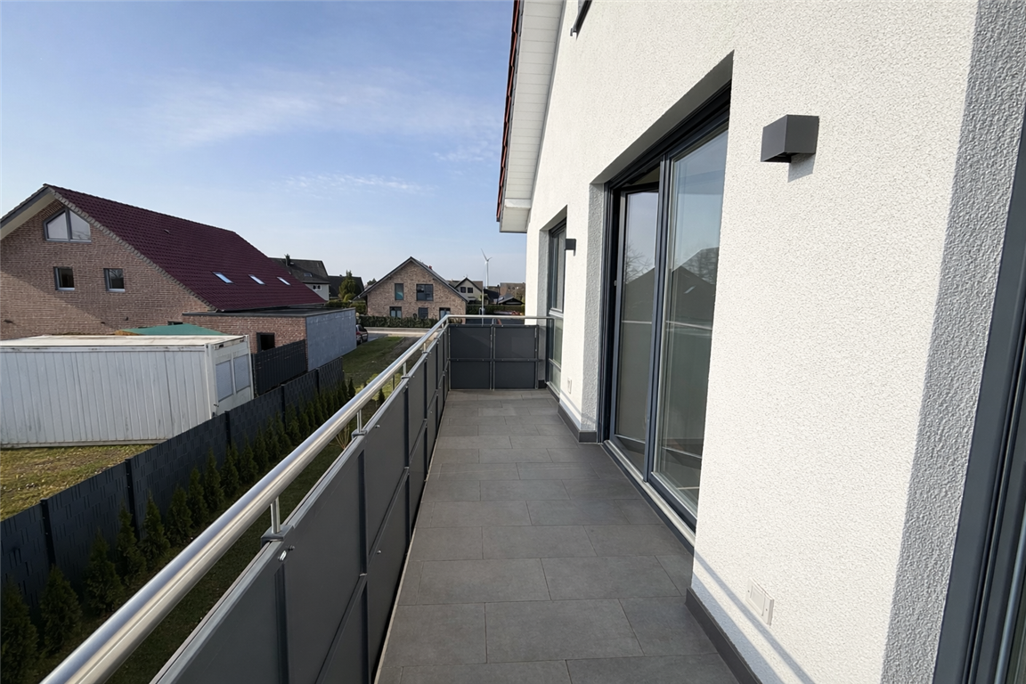 Neuwertiges 3-Familienhaus in Werther  (Westfalen) – KfW-55-Neubau 2024 mit  Luftwärmepumpe, Solaranlage & Top Ausstattung! 