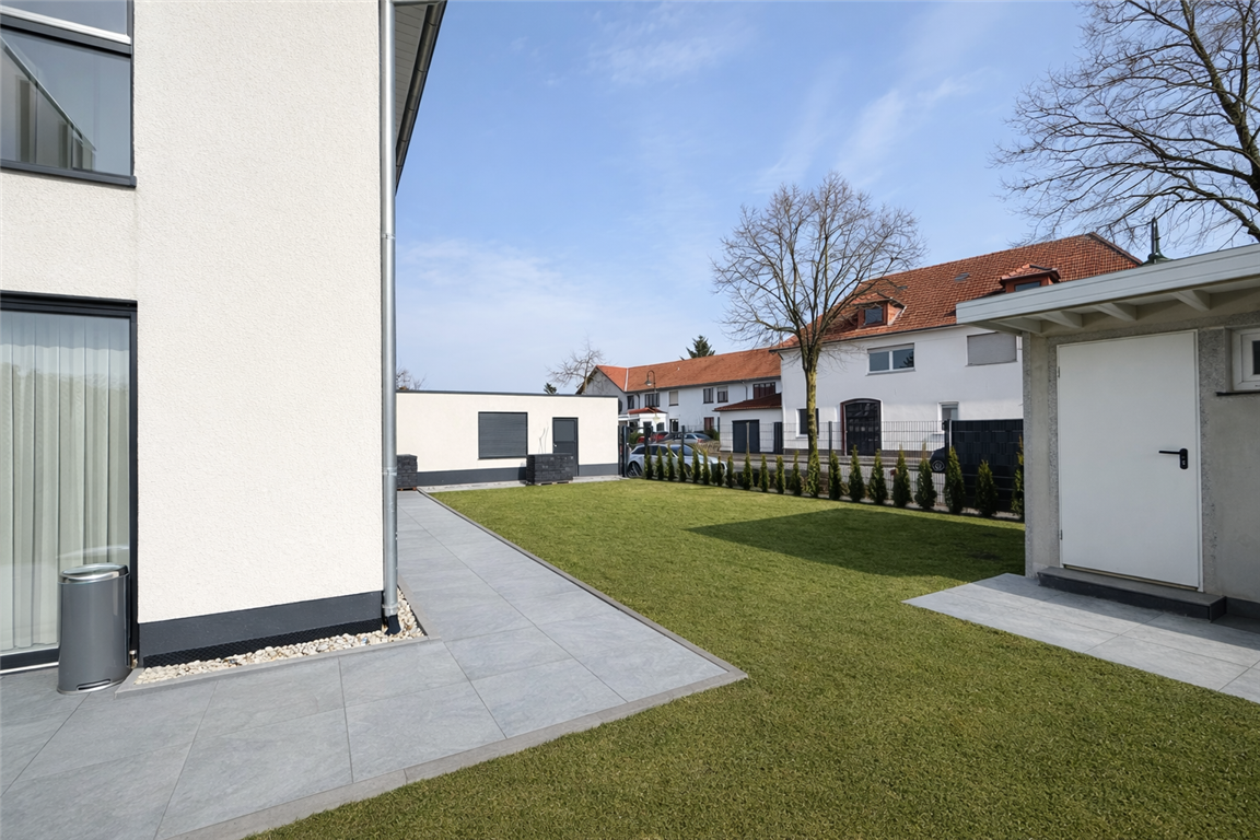 Neuwertiges 3-Familienhaus in Werther  (Westfalen) – KfW-55-Neubau 2024 mit  Luftwärmepumpe, Solaranlage & Top Ausstattung! 