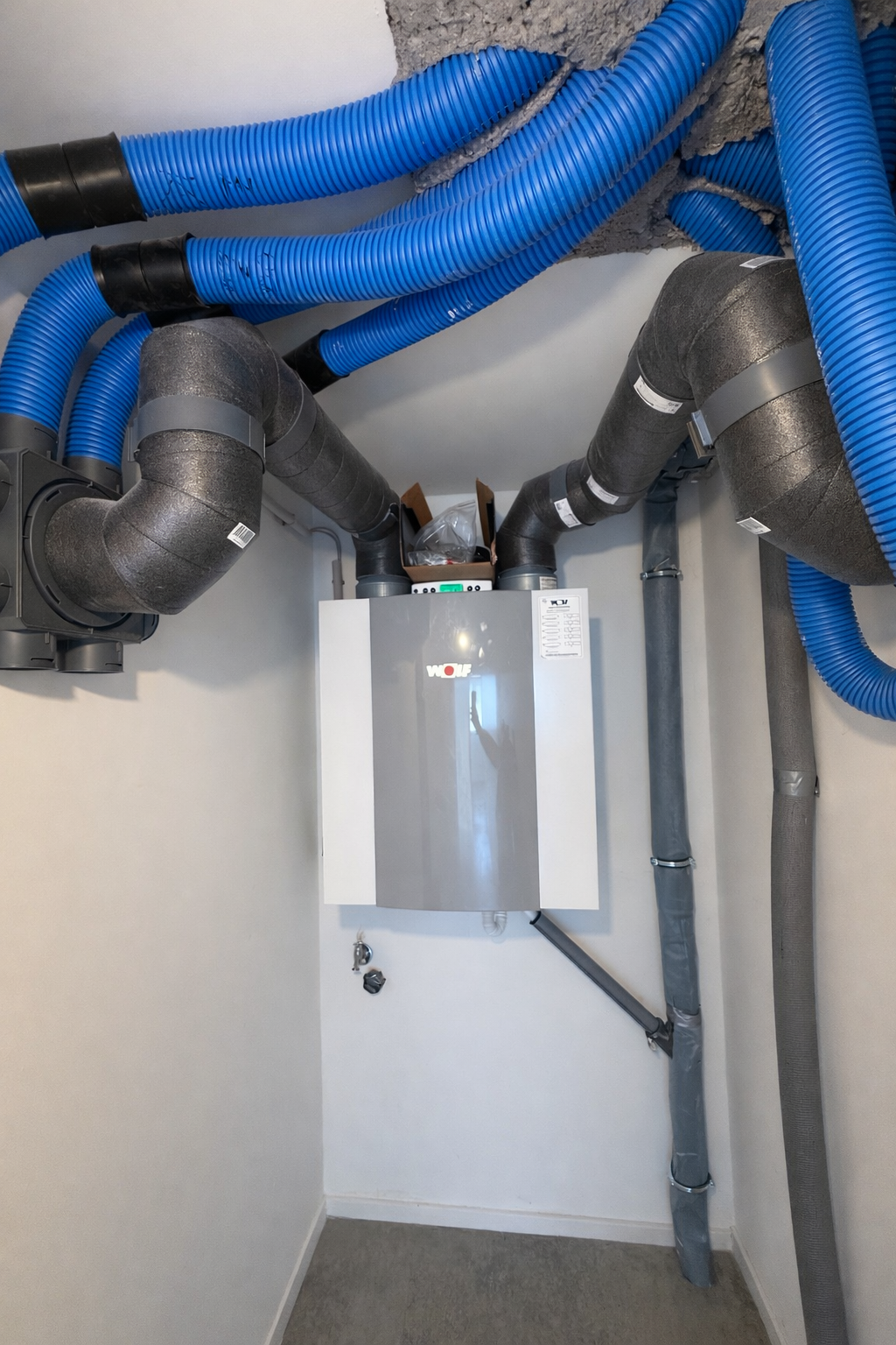 Neuwertiges 3-Familienhaus in Werther  (Westfalen) – KfW-55-Neubau 2024 mit  Luftwärmepumpe, Solaranlage & Top Ausstattung! 