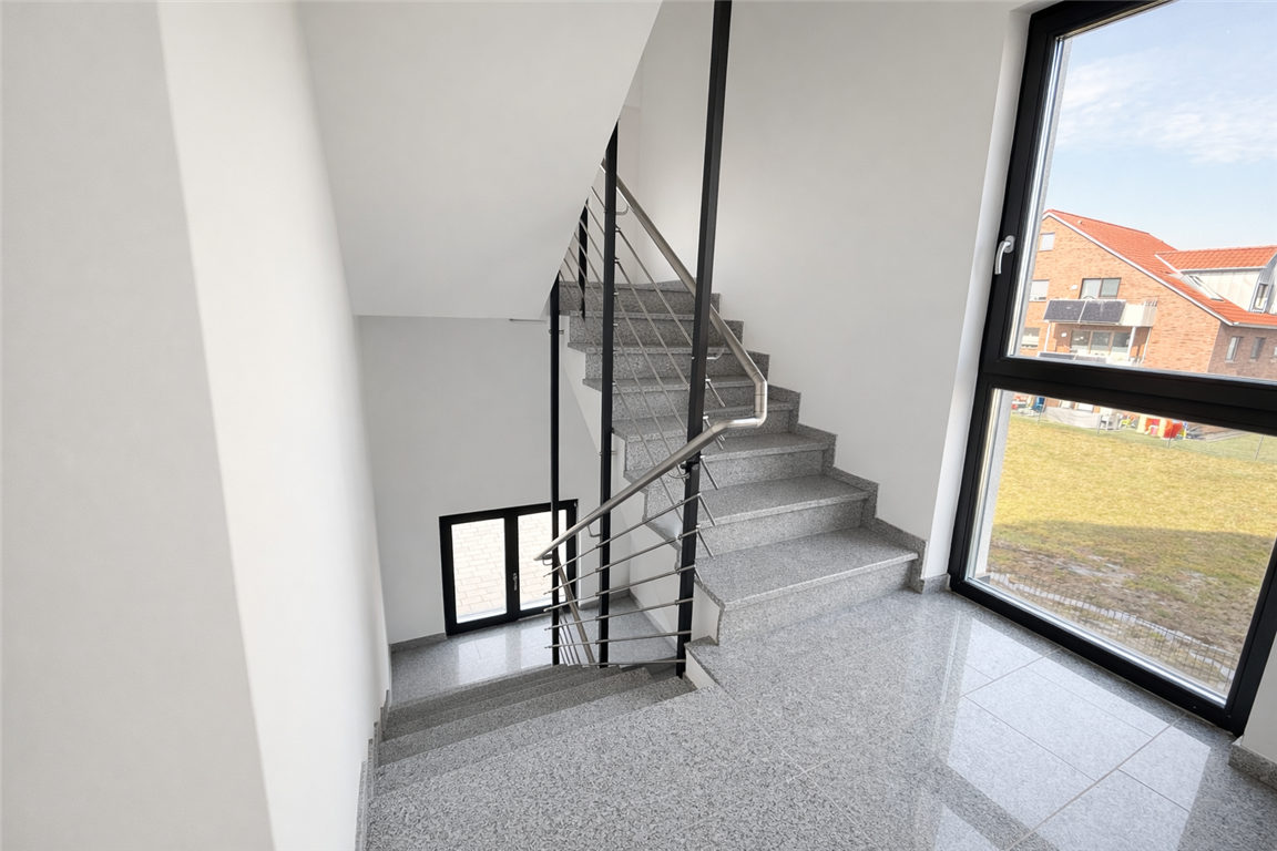 Neuwertiges 3-Familienhaus in Werther  (Westfalen) – KfW-55-Neubau 2024 mit  Luftwärmepumpe, Solaranlage & Top Ausstattung! 