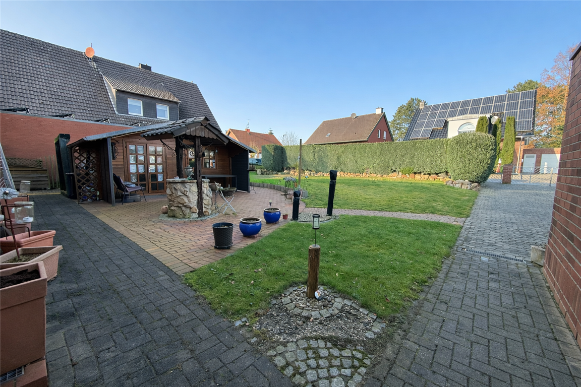 Einfamilienhaus mit großem  Grundstück, zwei Garagen und  vielseitigem Platzangebot in Hörstel Riesenbeck