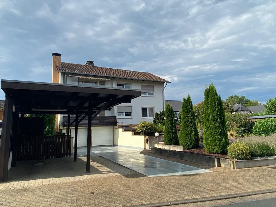 Kapitalanlage mit solider Rendite – Gepflegtes Zweifamilienhaus in Bünde mit Garten, Balkon & 4 Stellplätzen