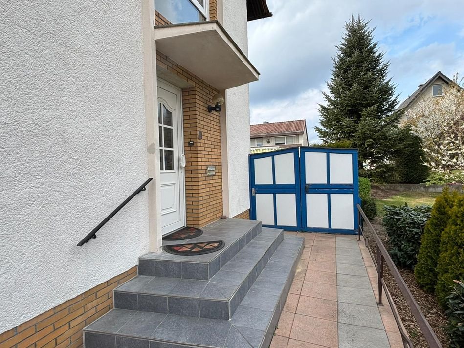 Kapitalanlage mit solider Rendite – Gepflegtes Zweifamilienhaus in Bünde mit Garten, Balkon & 4 Stellplätzen