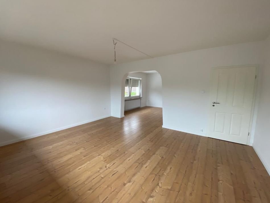 Kapitalanlage mit solider Rendite – Gepflegtes Zweifamilienhaus in Bünde mit Garten, Balkon & 4 Stellplätzen