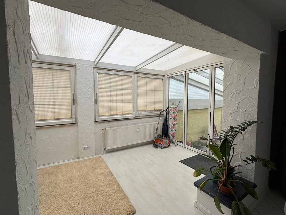 Kapitalanlage mit solider Rendite – Gepflegtes Zweifamilienhaus in Bünde mit Garten, Balkon & 4 Stellplätzen