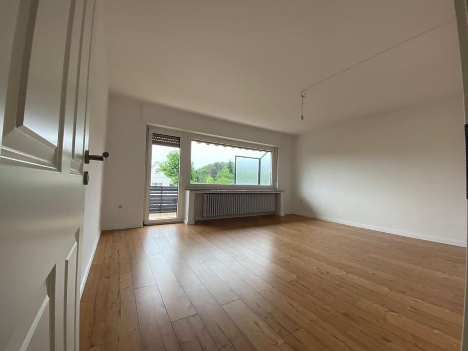 Kapitalanlage mit solider Rendite – Gepflegtes Zweifamilienhaus in Bünde mit Garten, Balkon & 4 Stellplätzen