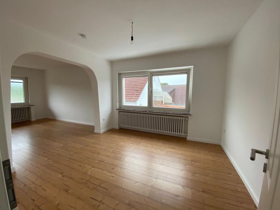 Kapitalanlage mit solider Rendite – Gepflegtes Zweifamilienhaus in Bünde mit Garten, Balkon & 4 Stellplätzen