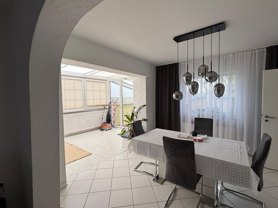 Kapitalanlage mit solider Rendite – Gepflegtes Zweifamilienhaus in Bünde mit Garten, Balkon & 4 Stellplätzen