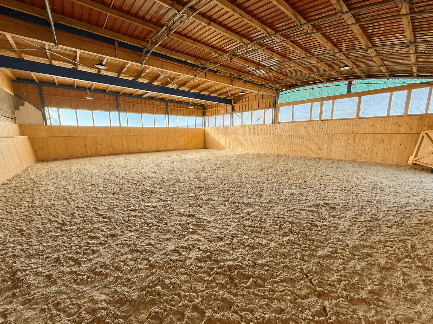 Exklusives Anwesen mit Reitanlage auf ca. 35.000 m² Grundstück in idyllischer Lage