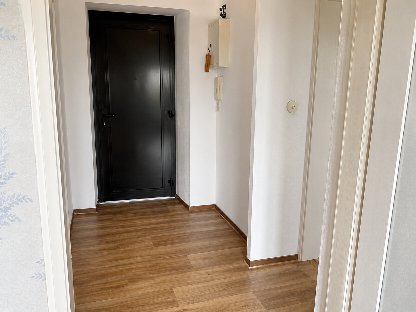 Renovierungsbedürftige 2-Zimmer-Eigentumswohnung mit Balkon und Fernblick in Bielefeld-Sennestadt