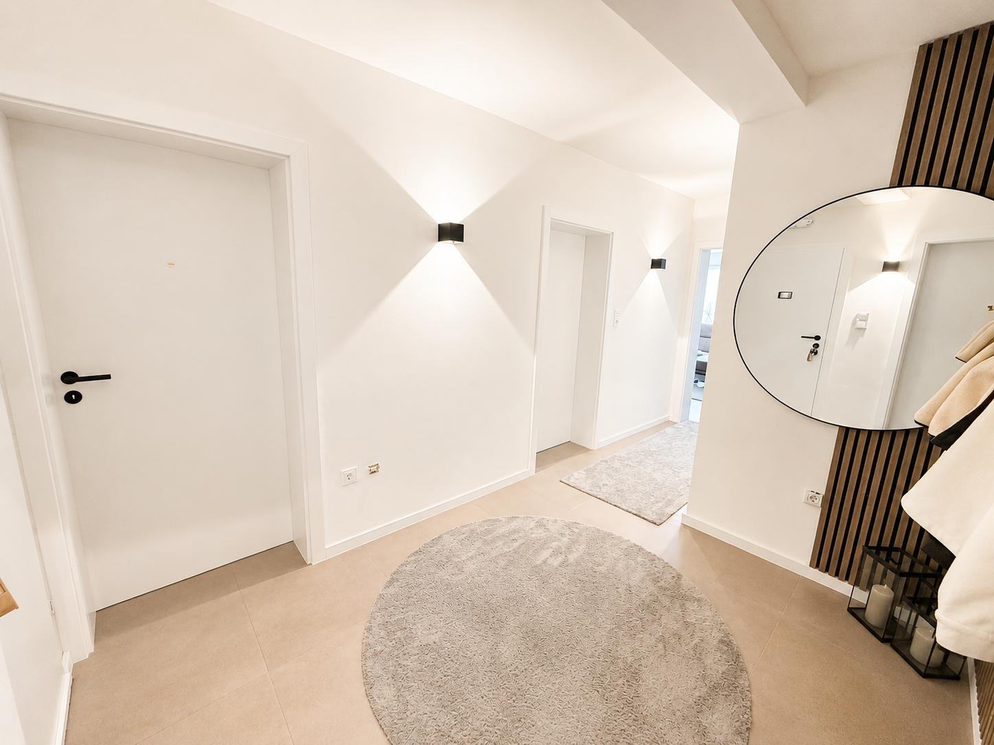 Provisionsfrei: Kernsanierte 4-Zimmer-Eigentumswohnung mit Balkon, zwei Stellplätzen und Teilungsmöglichkeit