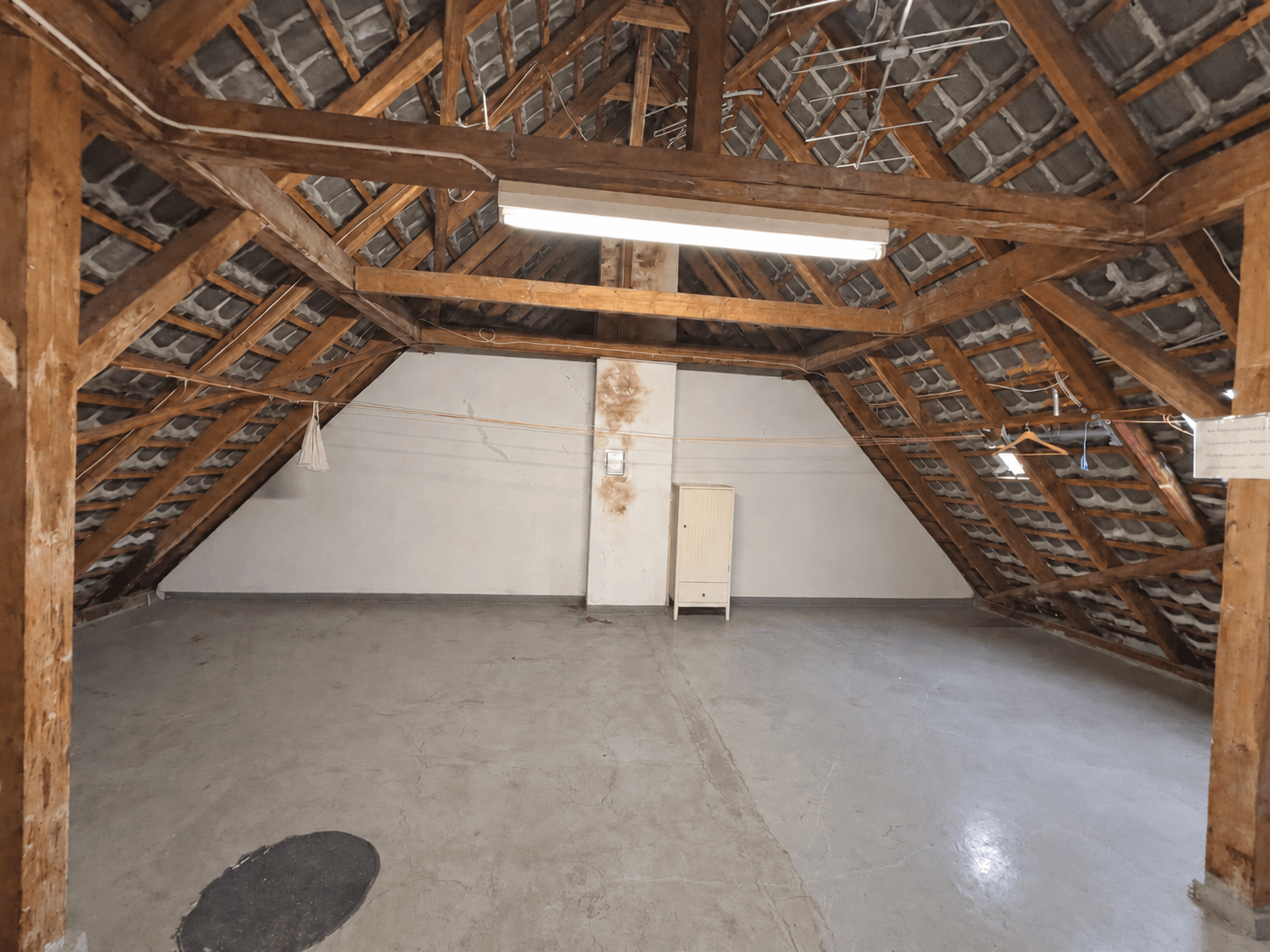 Vermietete 2-Zimmer-Dachgeschosswohnung mit Entwicklungspotenzial in Bielefeld-Brackwede