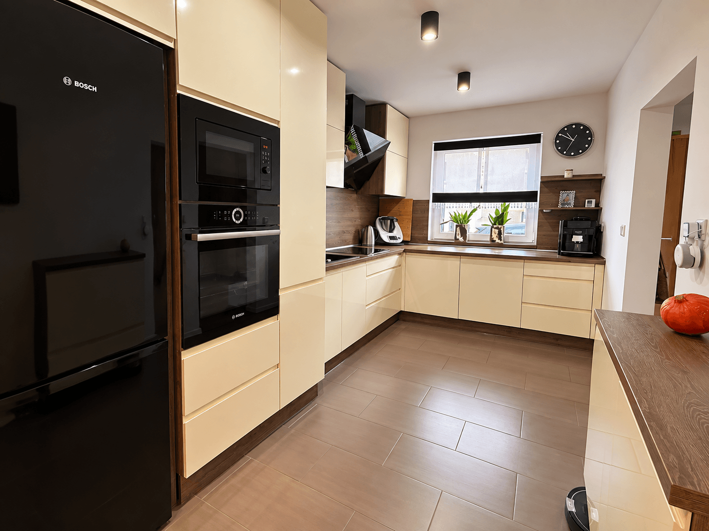 Modernisiertes Reihenmittelhaus mit zusätzlichem Raumangebot 