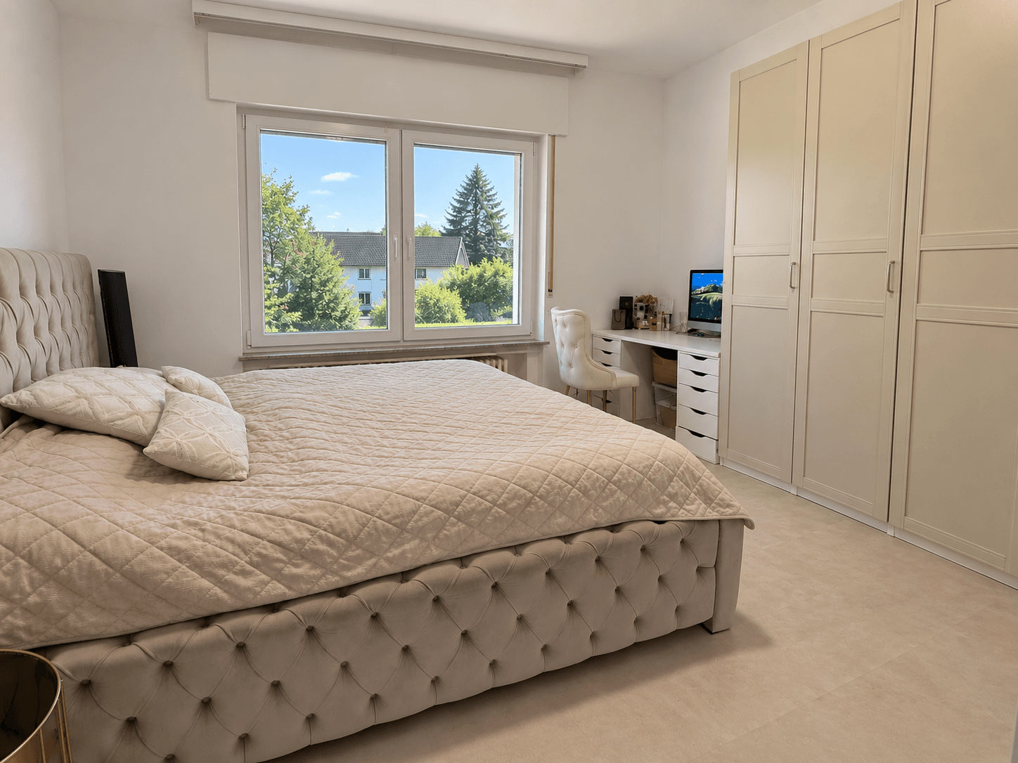Großzügiges Wohnhaus mit Einliegerwohnung, Vollkeller und großem Grundstück in Detmold