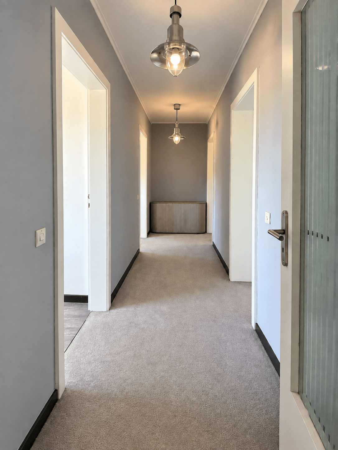 Großzügiges Wohnhaus mit Einliegerwohnung, Vollkeller und großem Grundstück in Detmold